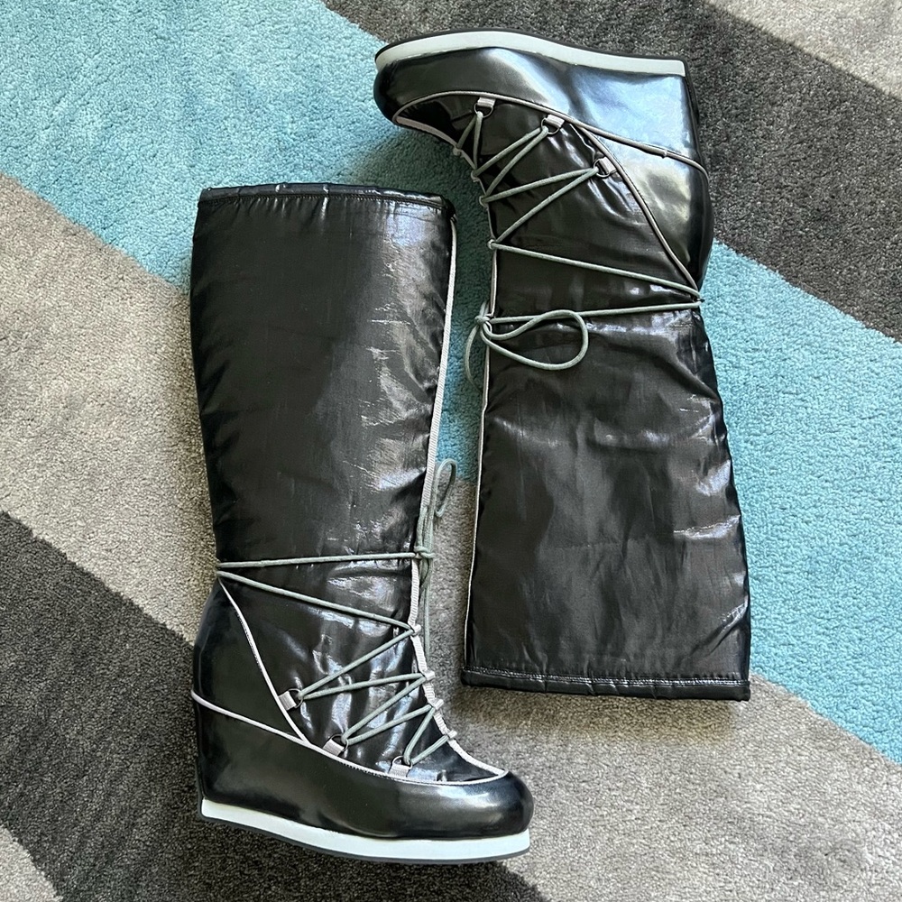Colin Stuart metallic wedge boots size 7